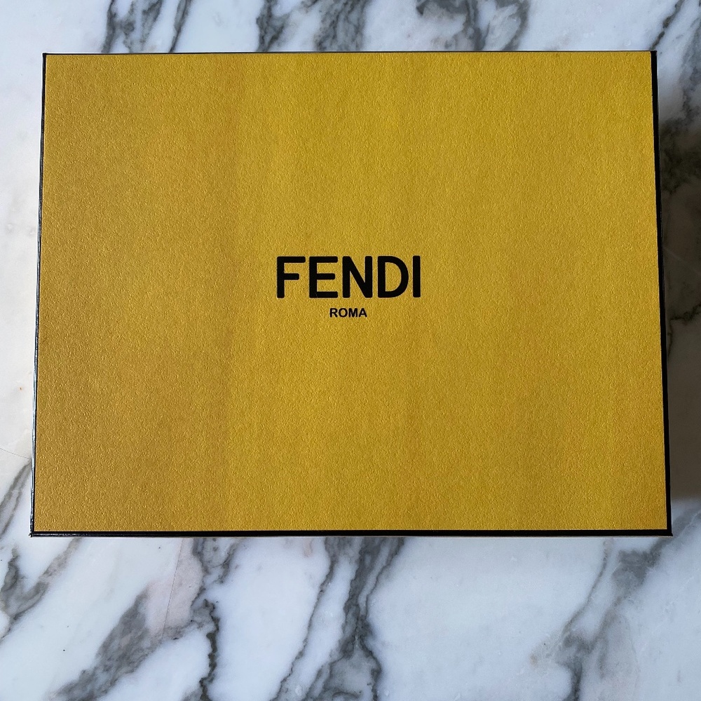 FENDI  Continental Baguette wallet